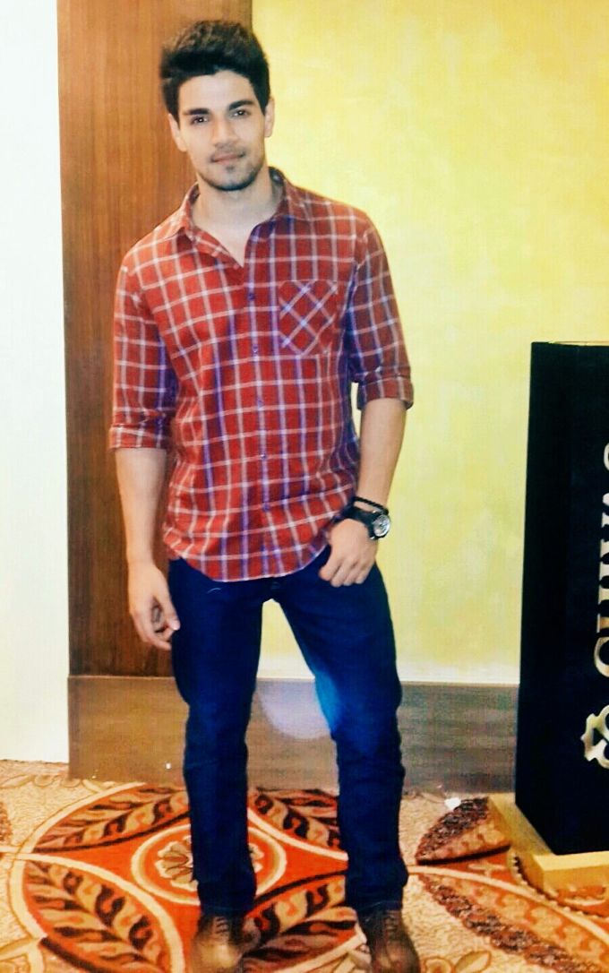 Sooraj Pancholi in Brooks Brothers shirt, United Colors of Benetton jeans and Dune shoes during Hero promotions in Chandigarh (Photo courtesy | Abhilasha Devnani)