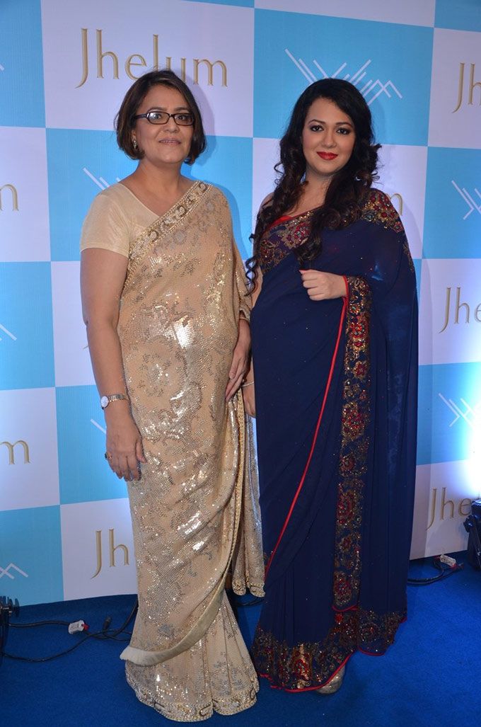 Jhelum Gopal Dalvi with Mum Aarti Rele