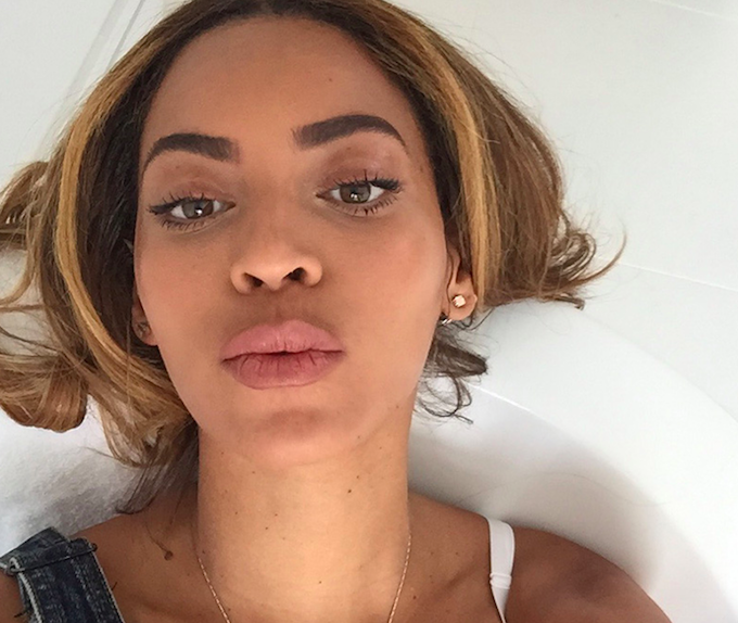 Beyoncé’s Makeup Artist Revealed A Contouring Trick That Doesn’t Require Any Makeup!