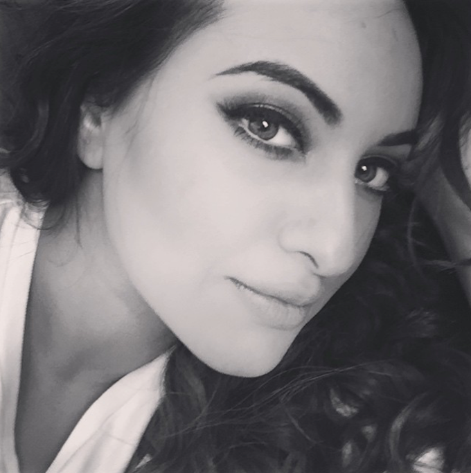 When Sonakshi Sinha Gets Bored, She Does This! (It’s Pretty Damn Cool)