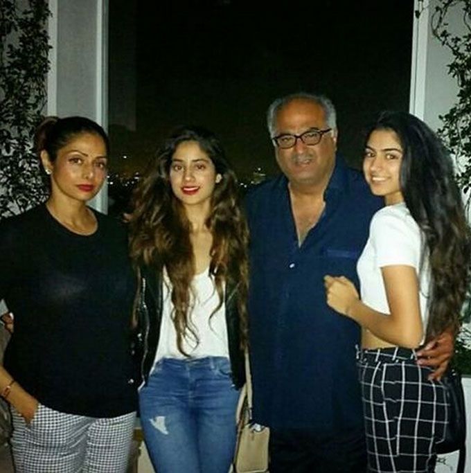 *Photo Alert* Sridevi And Boney Kapoor Enjoying Some Family Time With Their Daughters
