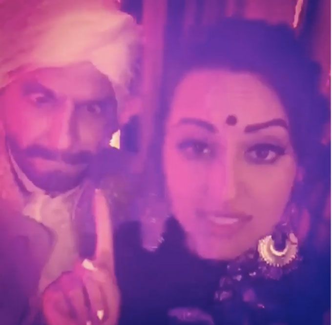 Sonakshi Sinha & Ranveer Singh’s Reunion Resulted In A HILARIOUS Dubsmash – Check It Out!