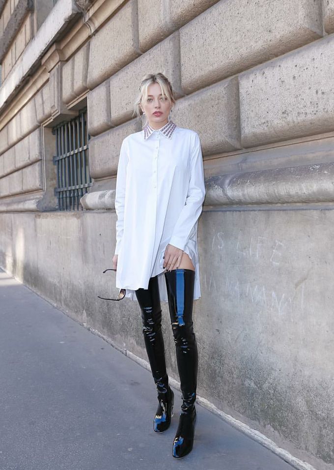 Kinky latex boots to give a white shirt tunic a little somethin'-somethin' (Pic: @carolinevreeland on Instagram)