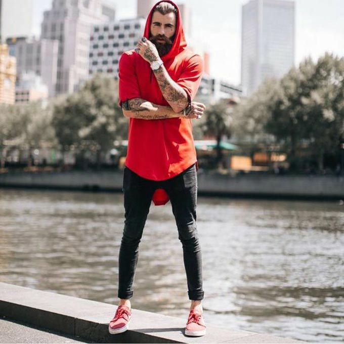 Pop of colour never hurt nobody, especially if playd in a sporty vibe (Pic: @chris_perceval on Instagram)