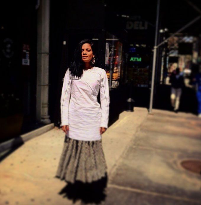 Priyanka works a bodycon tunic shirt over a kali skirt. (source: @priyankabose20 on Instagram)