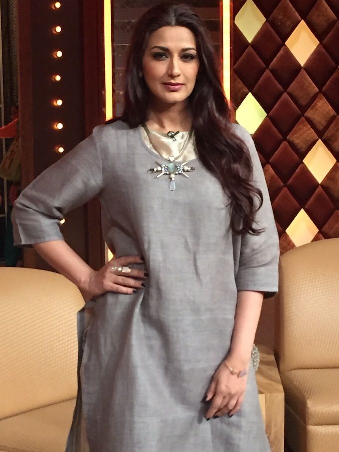Sonali Bendre’s #OOTDs Involve Kurtas & Flowing Silhouettes!
