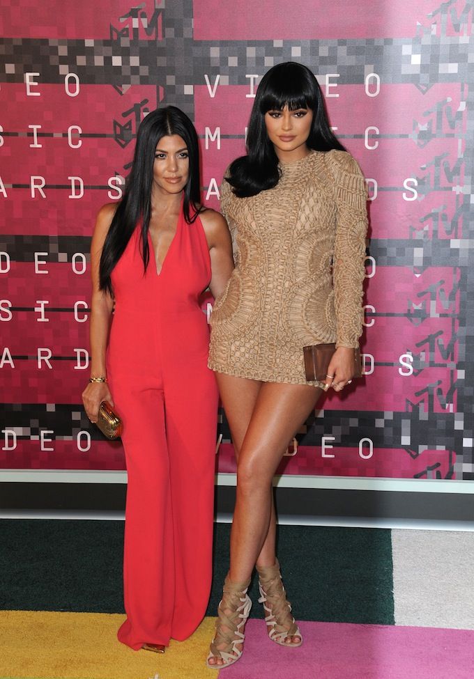 Kourtney Kardashian & Kylie Jenner Are Twinning As They Step Out With No Pants On!