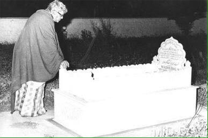 "Prithviraj Kapoor(Akbar),my grand father at Madhubalas(Anarkali) final resting place. Whosoever sent this thank you!"