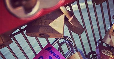 Anushka Sharma Visited The Love Lock Bridge In Paris – And Here’s Whose Name She Wrote!