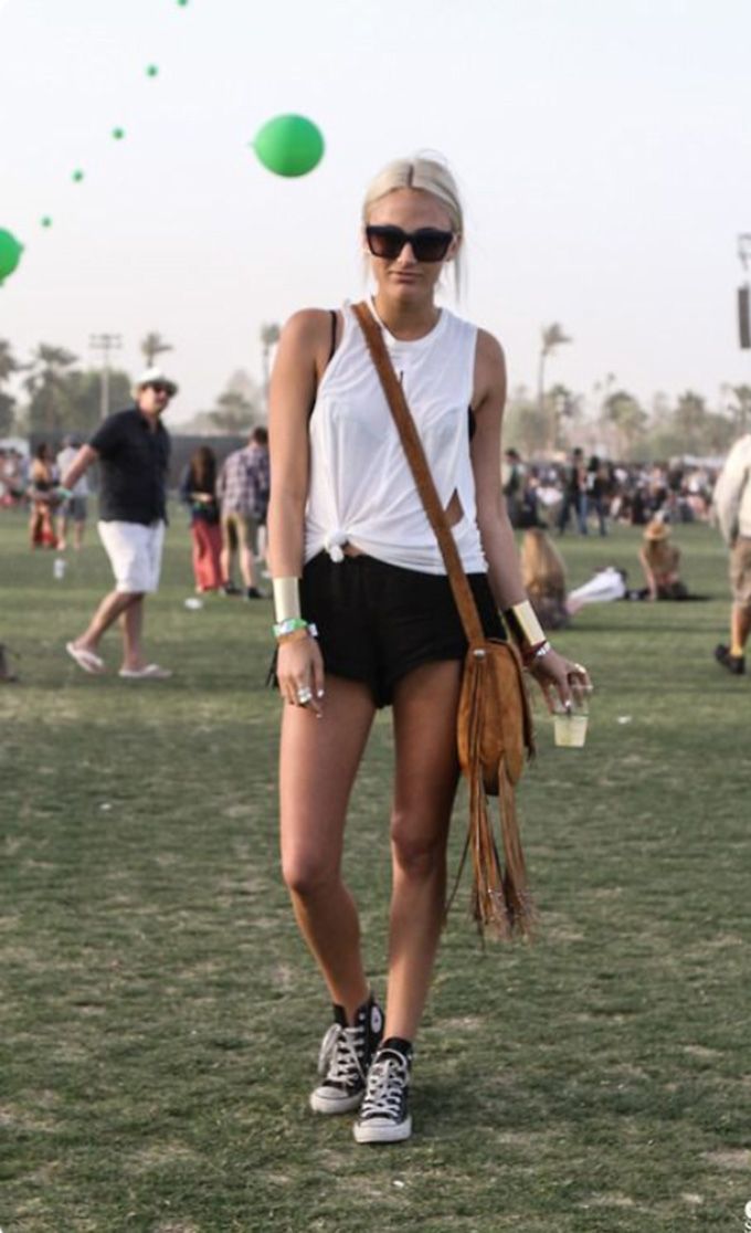 Casual cut off tanks over a pair of shorts is your fail safe music festival outfit. Pic : oliverscherillo.tumblr.com
