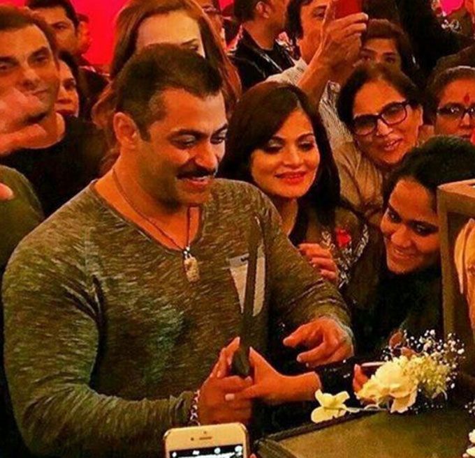3 Videos From Inside Salman Khan’s Birthday Bash That Will Make You Want To Party!