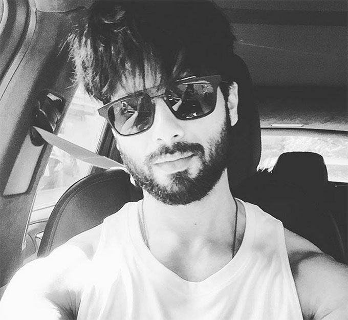 10 Ridiculously Hot Photos Of Shahid Kapoor That Prove His Selfie Game Is On Point