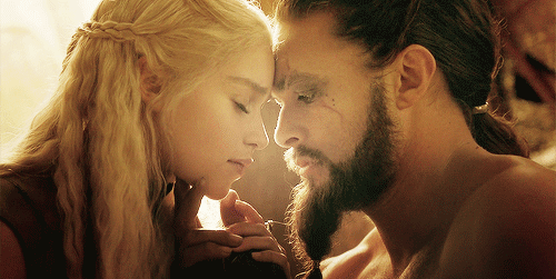 Awww! Game Of Thrones’ Khaleesi &#038; Khal Drogo Reunited At Paris Fashion Week!