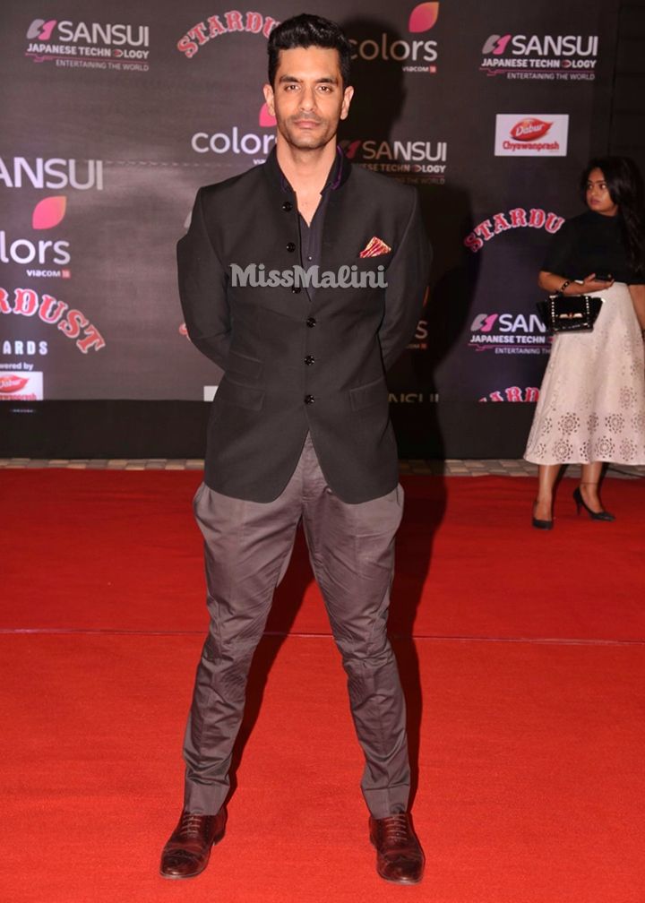 Angad Bedi at the 2016 Sansui Colors Stardust Awards (Photo courtesy | Viral Bhayani)