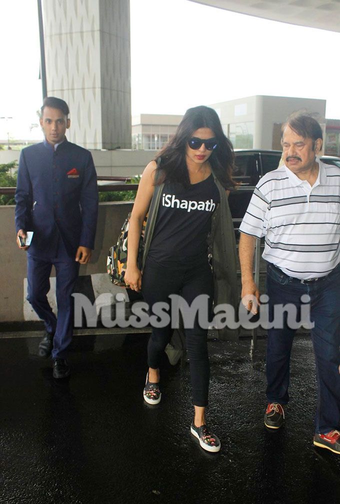 priyanka-chopra-wore-the-funniest-slogan-tee-at-the-airport-missmalini