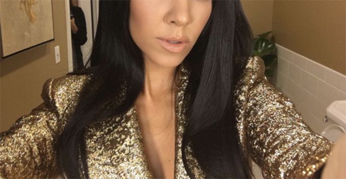 This Kardashian’s Gold Blazer Is About To Be The Apple Of Your Eyes!