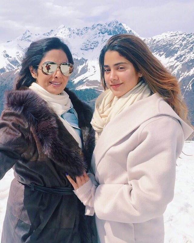 Sridevi with her elder daughter Jhanvi| Source: Instagram |