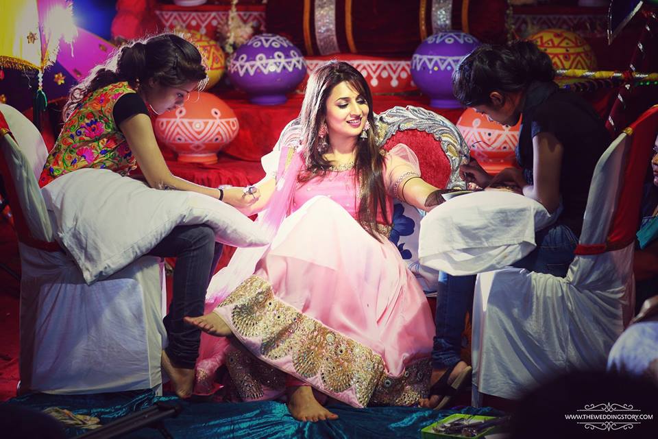 Divyanka Tripathi's Mehendi ceremony | Source: The Wedding Story Facebook |