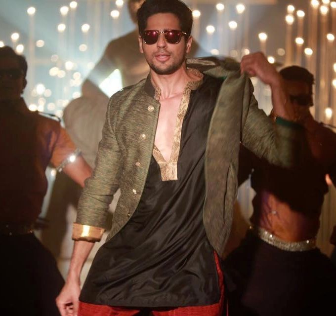 You Need A Kala Chashma For Sidharth Malhotra’s Sneakers!