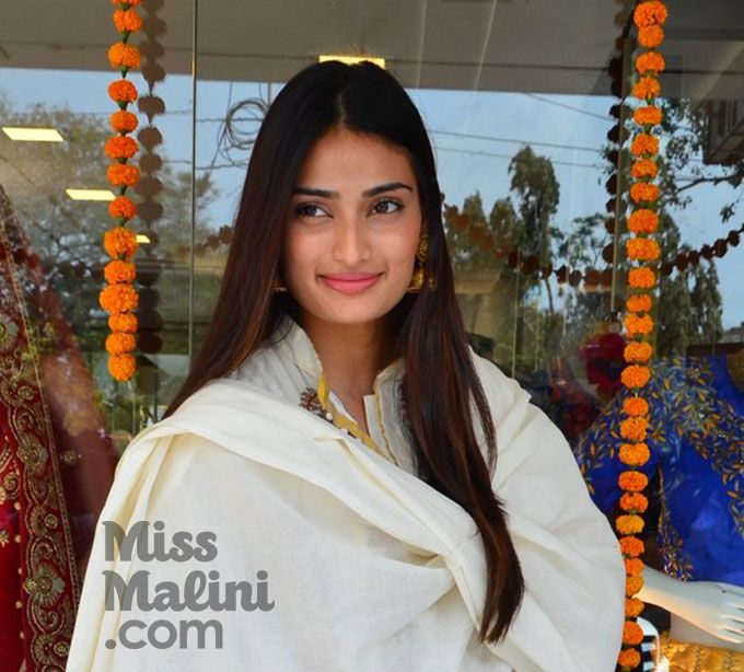 Athiya Shetty’s Wears The Colour Combination Spotted On Our Favourite Desi Girls!