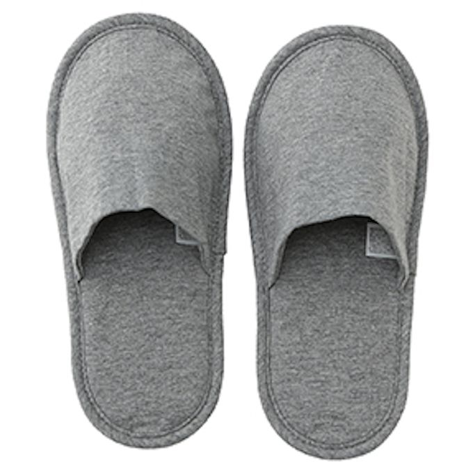Travel slippers (Source: MUJI)