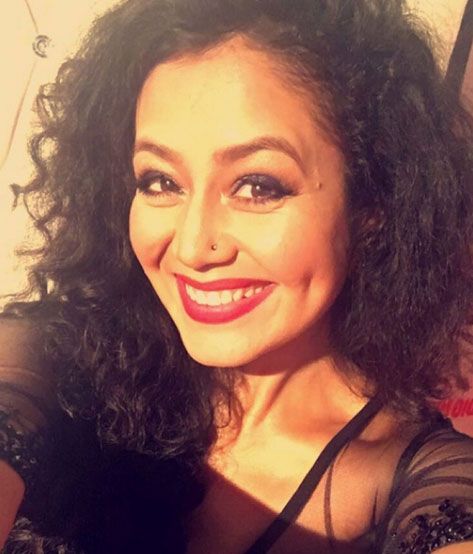 Naha Kakkar Dawnlod Xnxxx Com - 10 Stunning Photos Of Neha Kakkar That Prove Her Selfie Game Is On Point! |  MissMalini