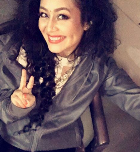 Neha Kakkar Dawnload Xnxxx Com - 10 Stunning Photos Of Neha Kakkar That Prove Her Selfie Game Is On Point! |  MissMalini