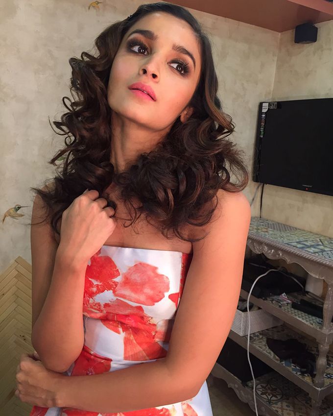 Guess How Much Alia Bhatt Spent On A Crazy Night-Out With Her Girlfriends!
