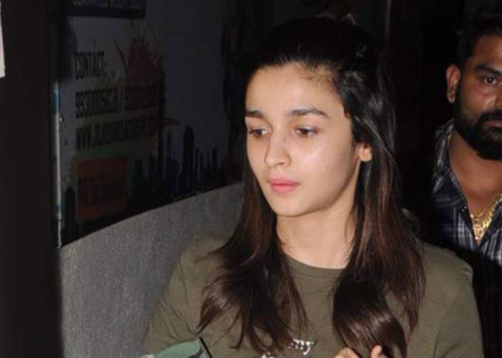 Oh No! Alia Bhatt Had To Deal With A Drunk Man At 3am!