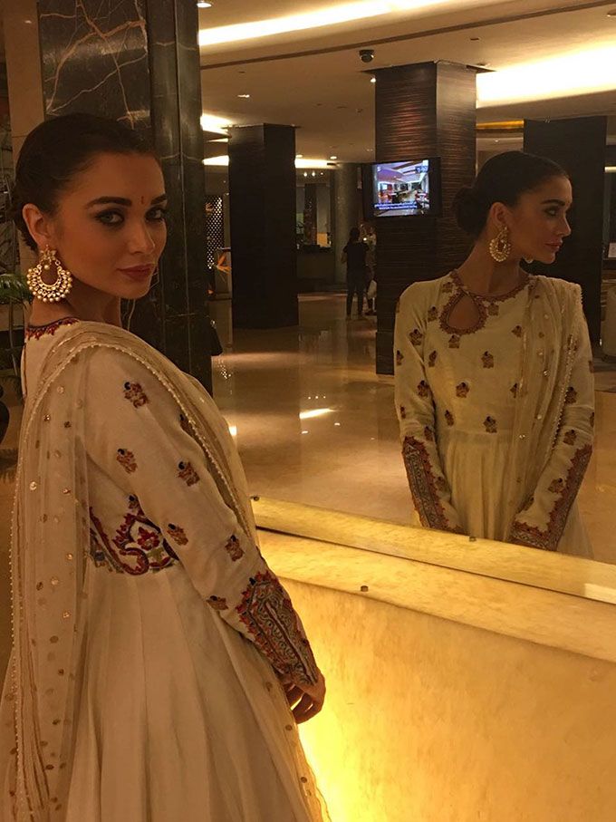 Amy Jackson’s Desi Outfit Is Wonderfully White!