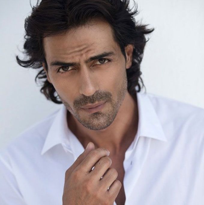 Umm, Did Arjun Rampal Hide In The Loo To Avoid This Actress?