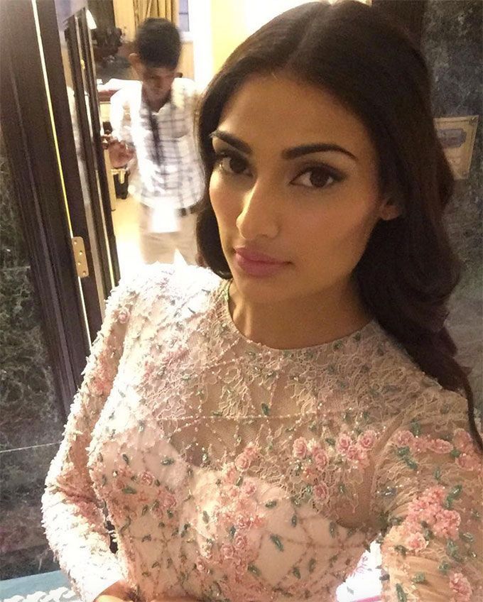 Athiya Shetty Could Not Look More Stunning In This Outfit!