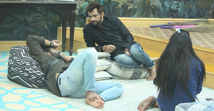 Bigg Boss 10: Here’s Why Manu Is Unhappy About Mona & Vikrant’s Wedding