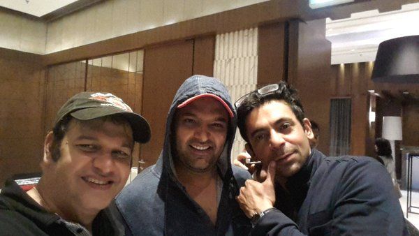Kapil Sharma, Kiku Sharda & Sunil Grover Were Hanging With Suresh Menon & José!
