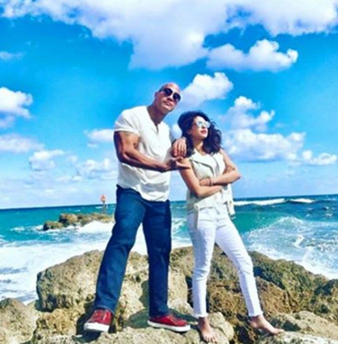 This First Photo Of Priyanka Chopra & Dwayne Johnson From Baywatch Is Getting Us All Wound Up!