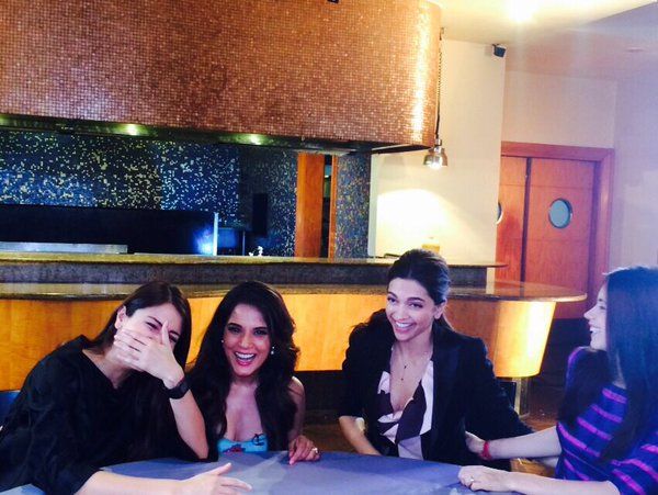 Photo: Deepika Padukone, Anushka Sharma, Richa Chadha &#038; Kalki Koechlin Are Having Too Much Fun