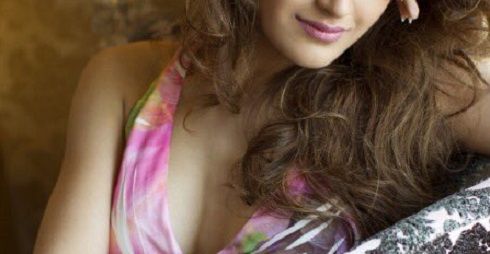 Dilip Kumar’s Gorgeous Grandniece Is All Set To Make Her Big Bollywood Debut