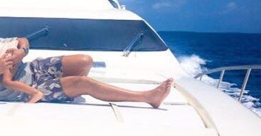 Photo Alert: Akshay Kumar Goes On A Fancy Yacht Ride With Daughter Nitara
