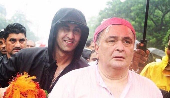 “The Video Has Been Cleverly Edited” – Journalist Shares What ACTUALLY Happened During The Kapoor’s Ganpati Visarjan