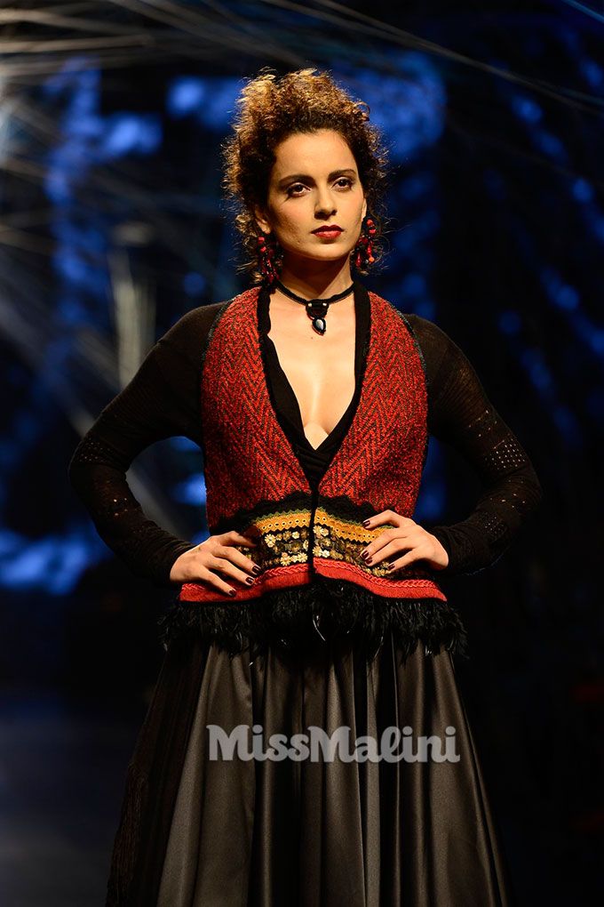 Showstopper Kangana Ranaut for Tarun Tahiliani at Lakme Fashion Week Winter-Festive '16
