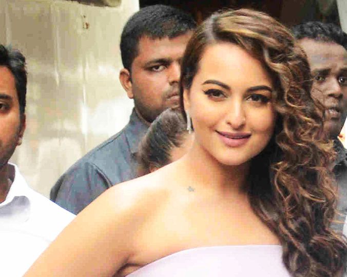 Sonakshi Sinha Throws Some Lavender Love Our Way