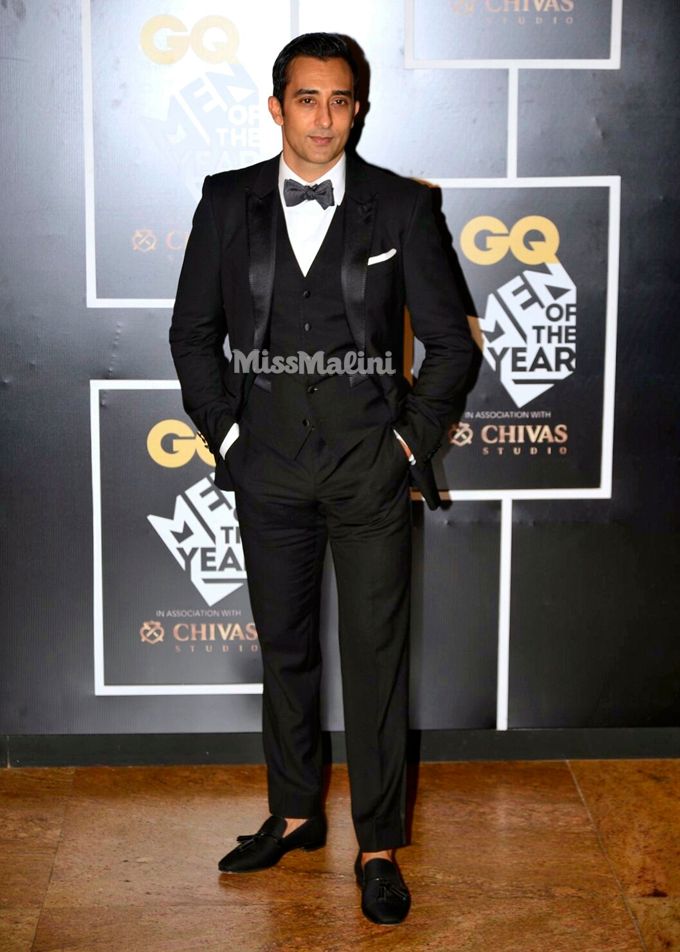Rahul Khanna in Dolce & Gabbana, Gieves & Hawkes and Christian Louboutin at the 2016 GQ Men of the Year awards (Photo courtesy | Viral Bhayani)