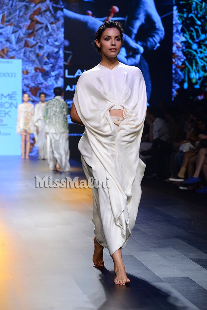 #Reincarnation by Artisans' Centre Supported by Mantra Foundation - Smriti Dixit at Lakme Fashion Week SR17
