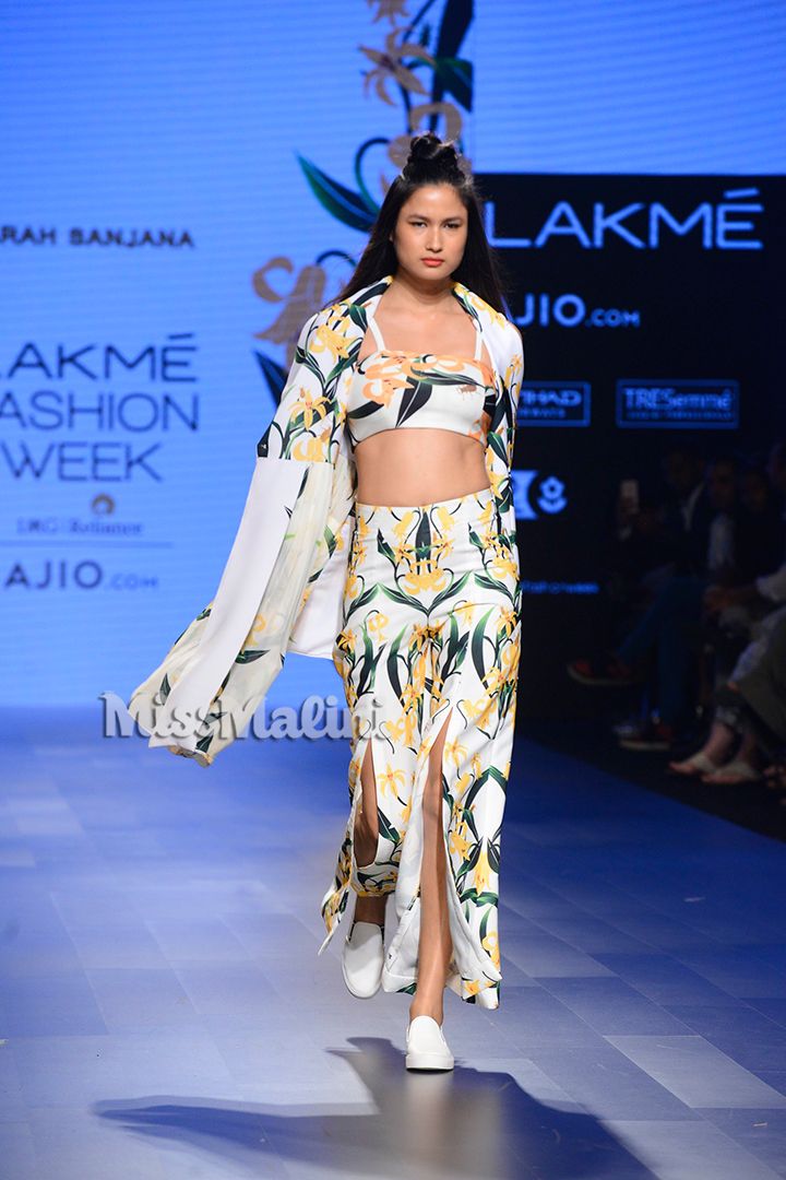 Farah Sanjana at Lakme Fashion Week SR '17