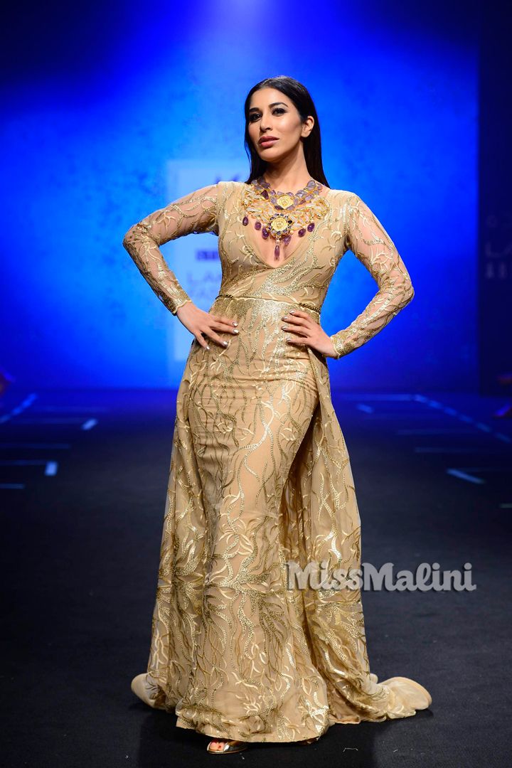 Sophie Choudry for Abha Choudhary at Lakme Fashion Week SR '17