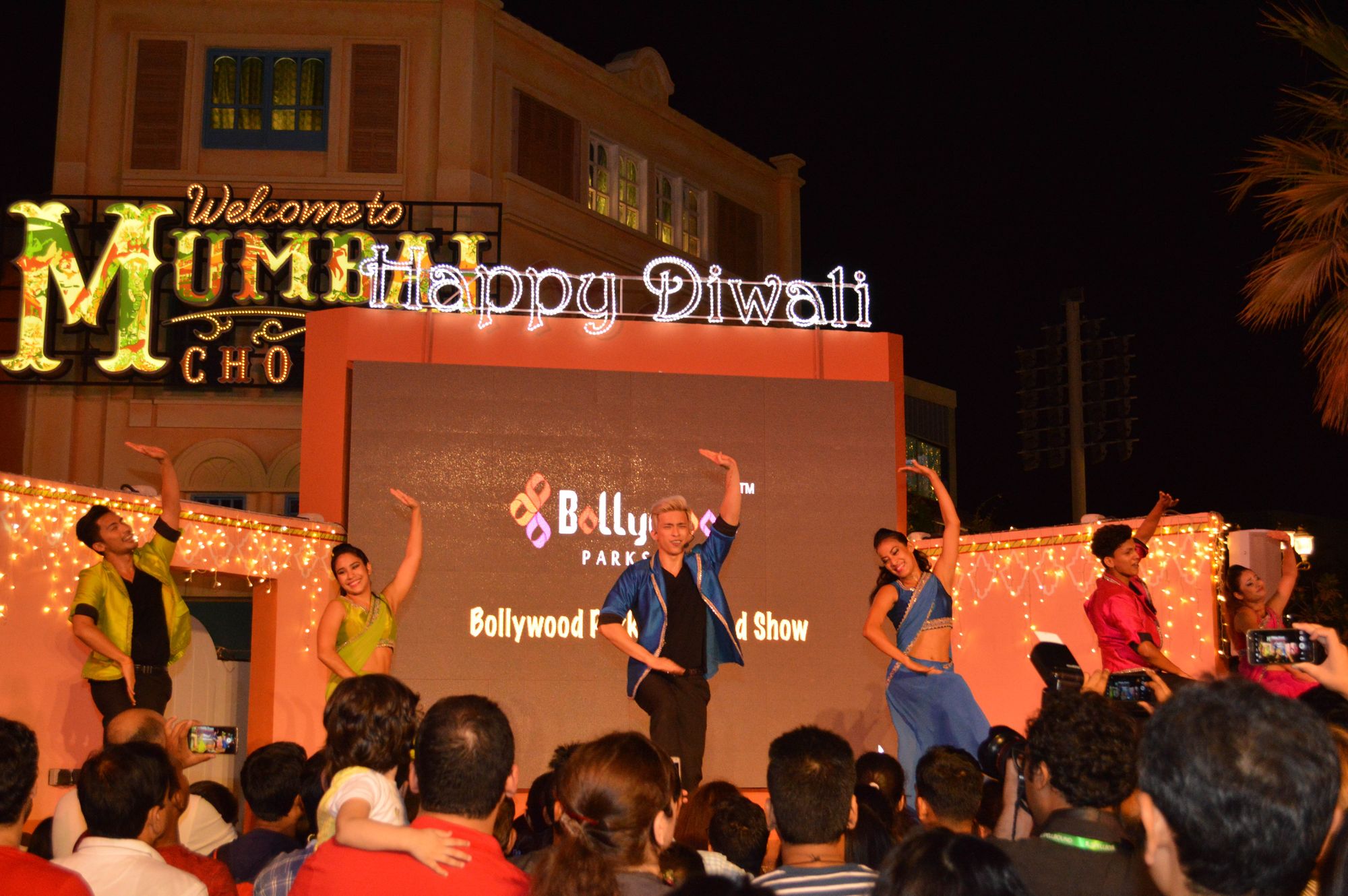 Bollywood dance lessons at Mumbai Chowk