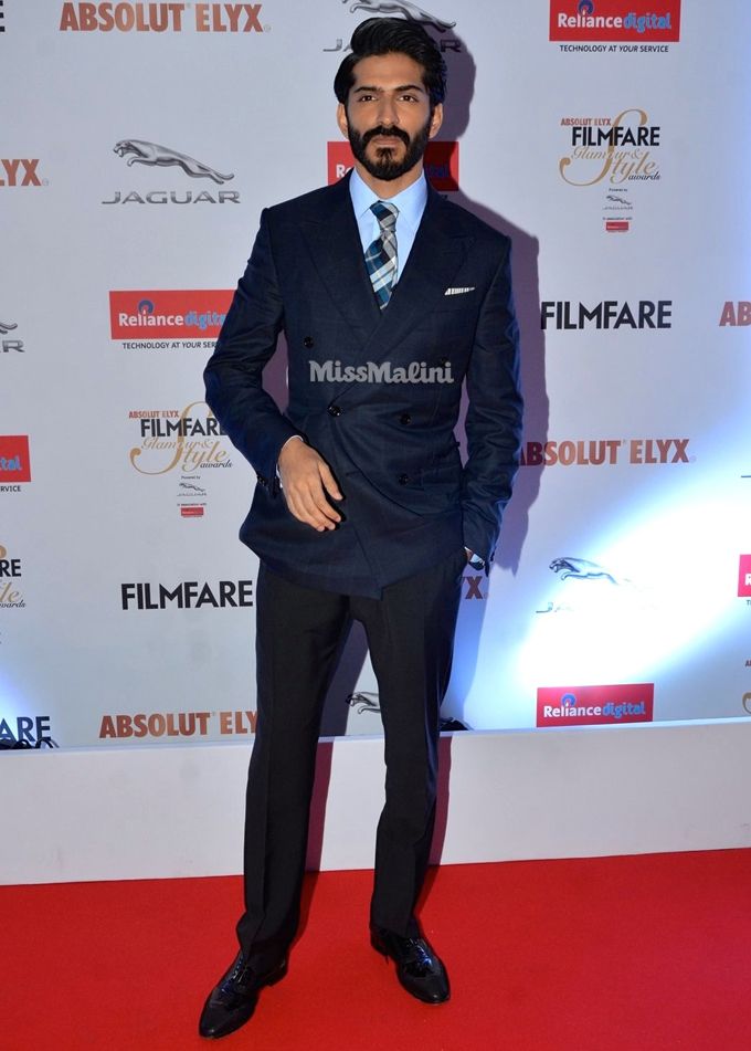 Hardhvardhan Kapoor in Ermenegildo Zegna Autumn/Winter’16, Selected Homme, Brooks Brothers, Dior Homme, San Baweja and The Meraki Project at the 2016 Filmfare Glamour & Style Awards (Photo courtesy | Viral Bhayani)