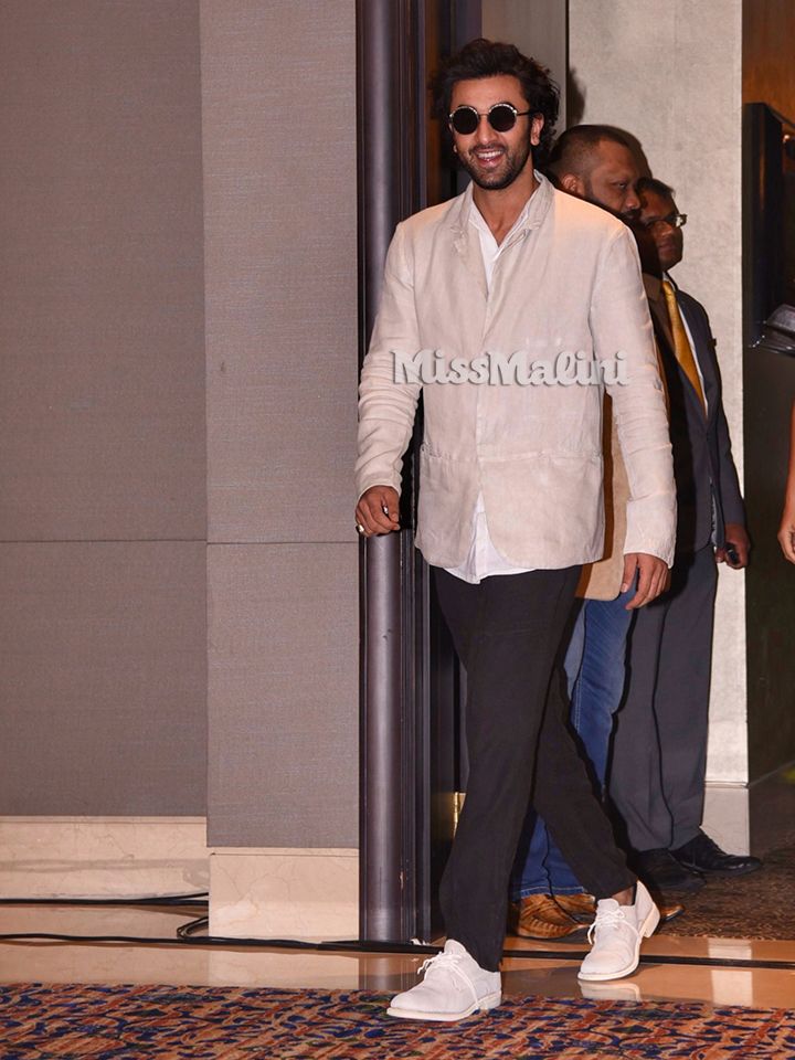 Ranbir Kapoor in Transit® Uomo, Guidi and Kuboraum at the 2017 SIIMA Awards (Photo courtesy | Viral Bhayani)