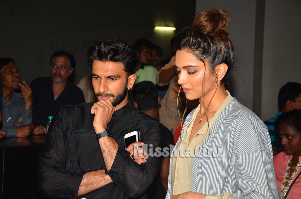 VIDEO: Here’s How Ranveer Reacted When The Media Asked Deepika About Their Engagement