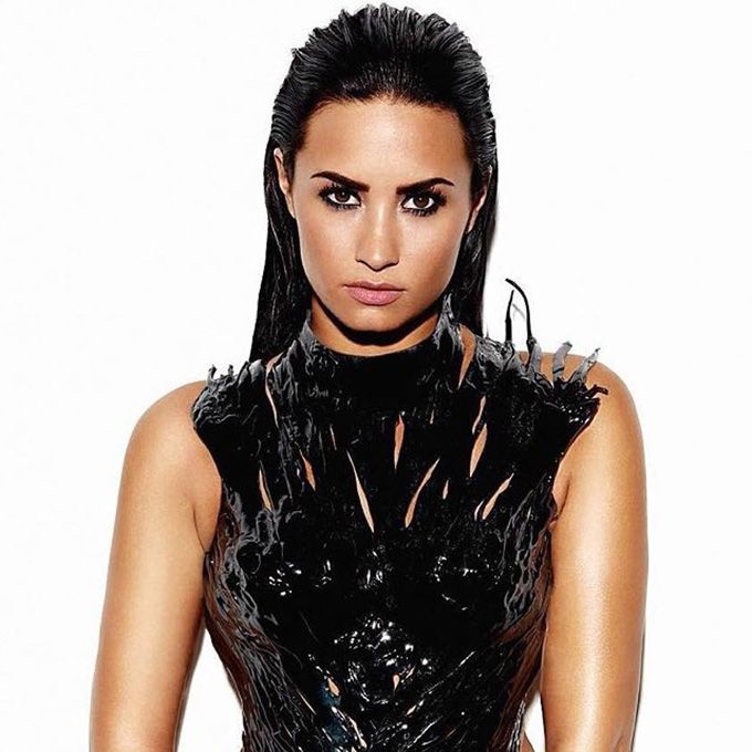 Demi-Lovato-Instagram-@nyc_new_york_color